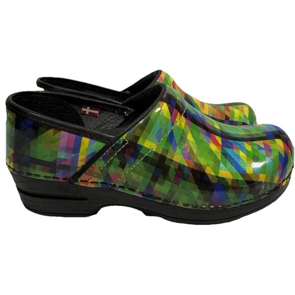 Sanita Women’s Professional Clogs Sz 37 EU 6.5-7 US Multicolor Geometric EUC - Picture 1 of 9